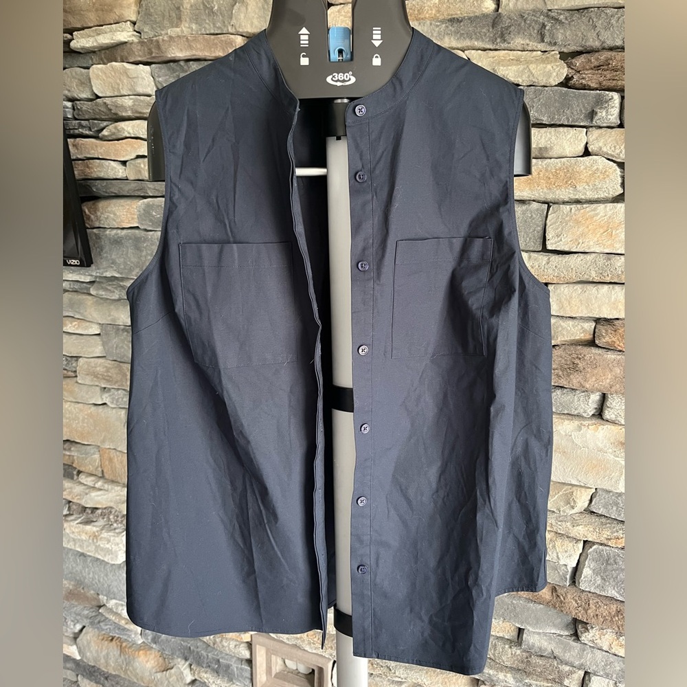 EUC Michael Kors Sleeveless Button Down Navy Blouse